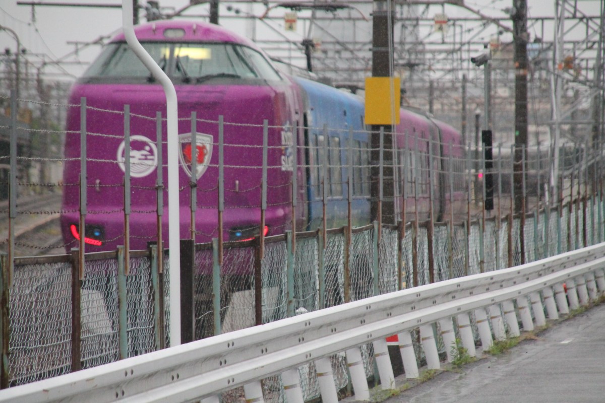 I photographed the 287 series Sanga Train at Mukomachi Depot.　2026/6/2　　　　　ムコソでサンガトレイン回送を狙う！